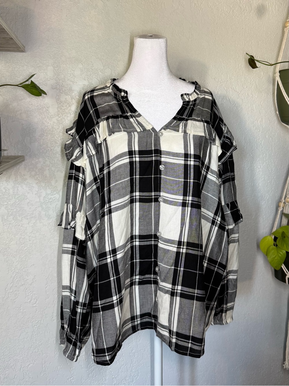 CATO Black & White Plaid Button-Front Women’s Shirt XL